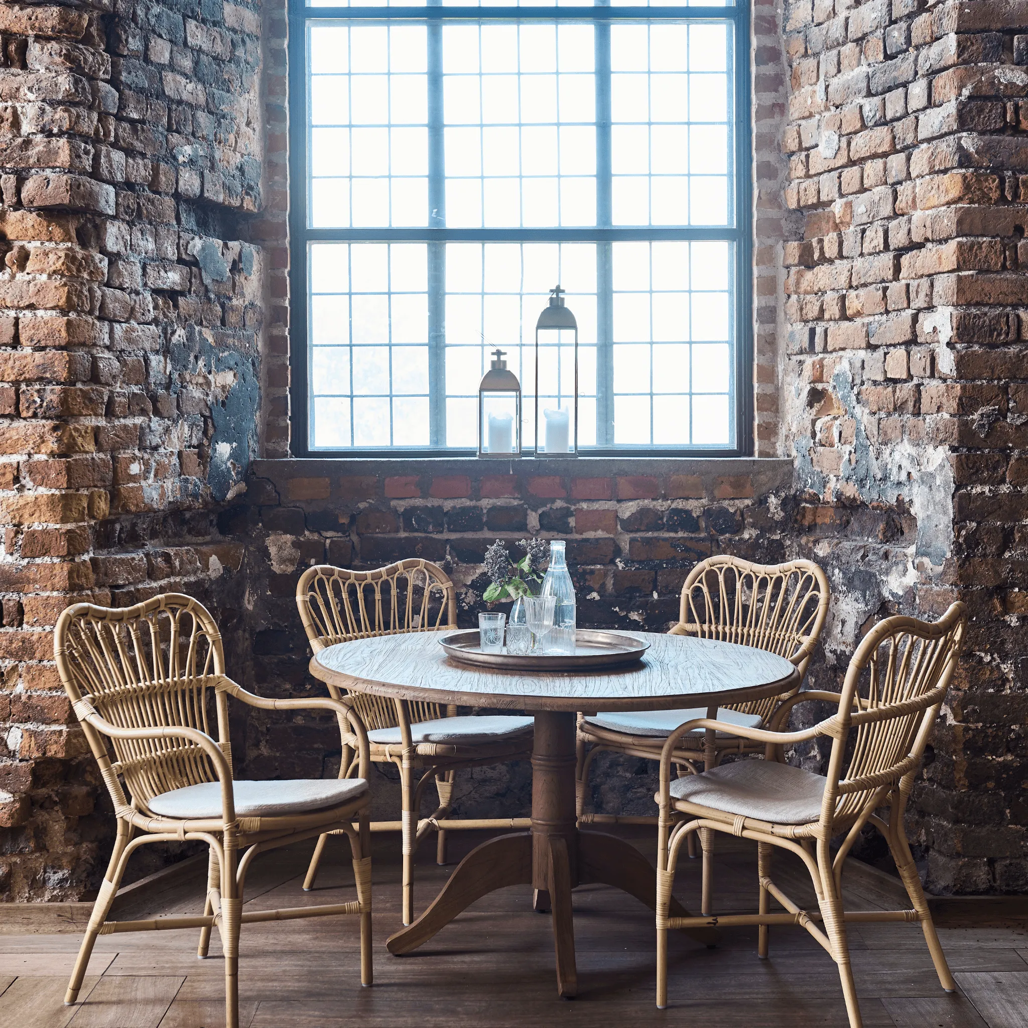 47" Round Teak Dining Table