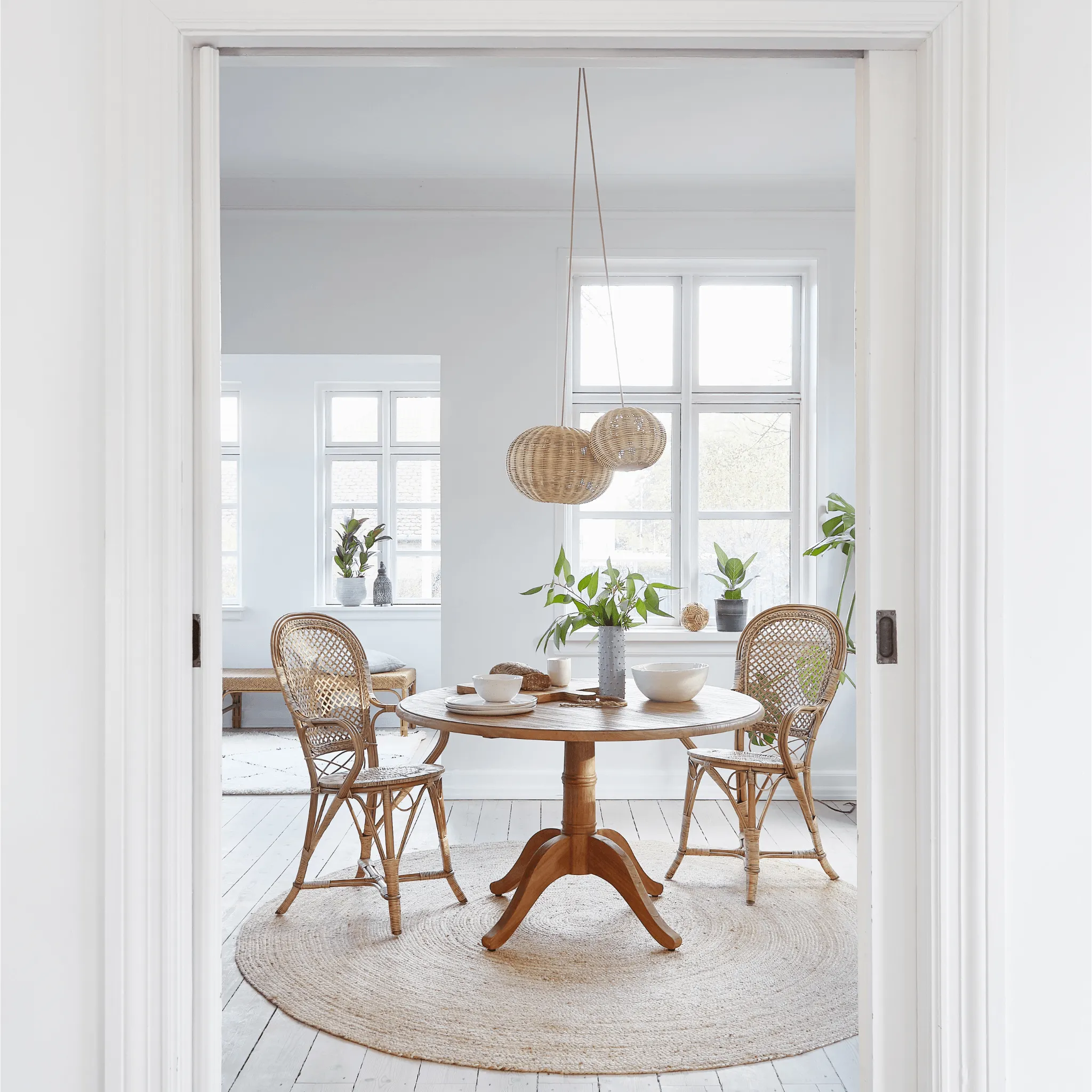 47" Round Teak Dining Table