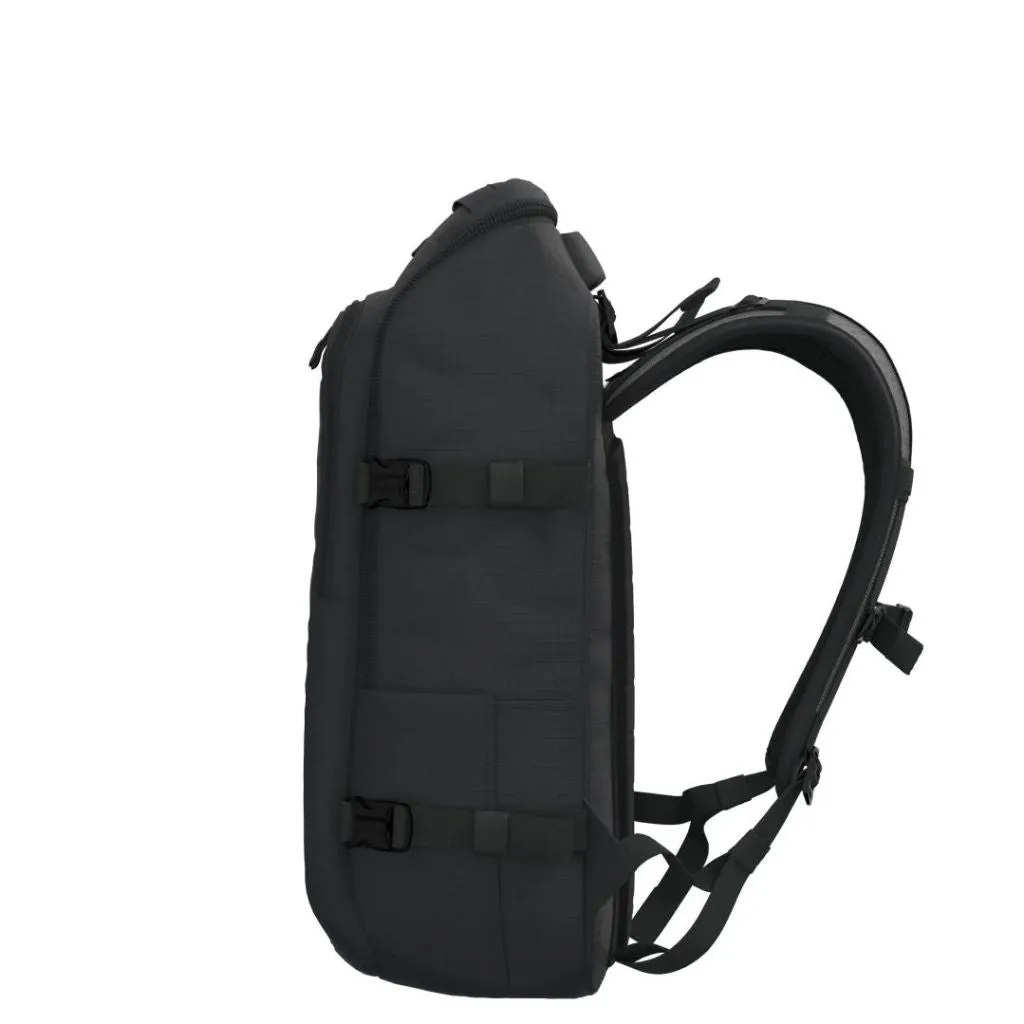 CabinZero ADV PRO 32L Carry On Backpack - Absolute Black