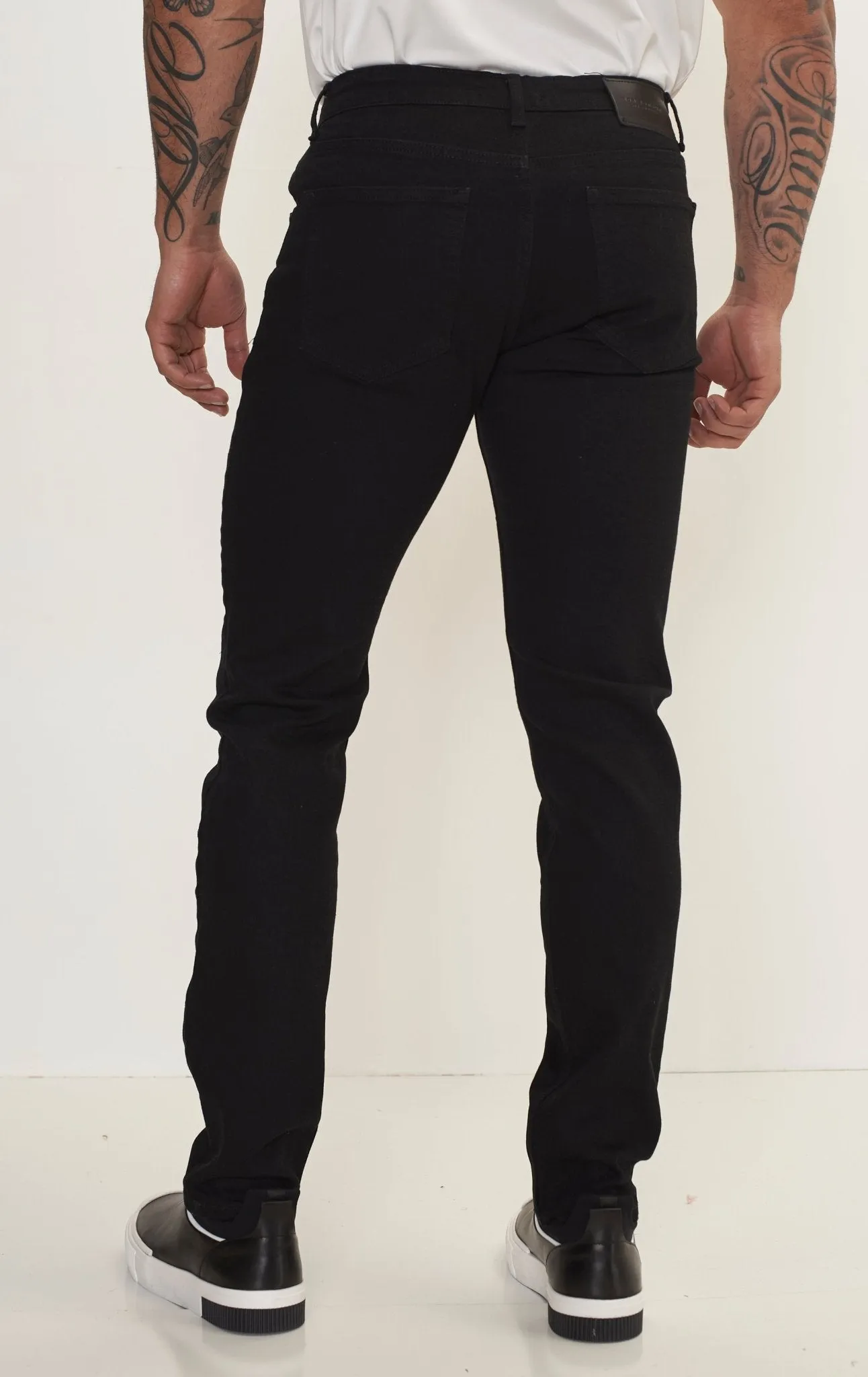 Fitted Tapered Jeans - Black