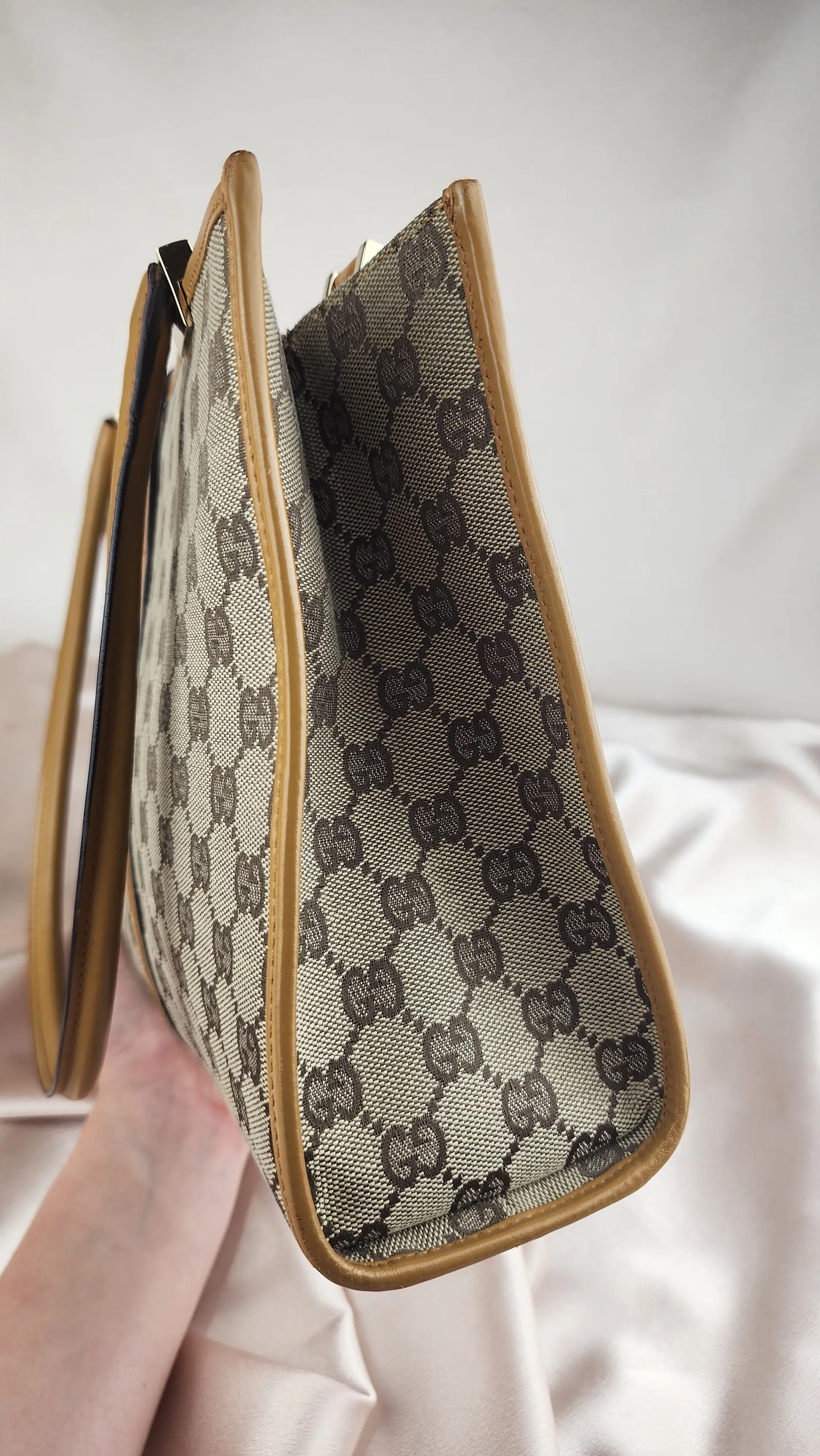 Gucci Jackie GG Canvas Hand Bag - 1018