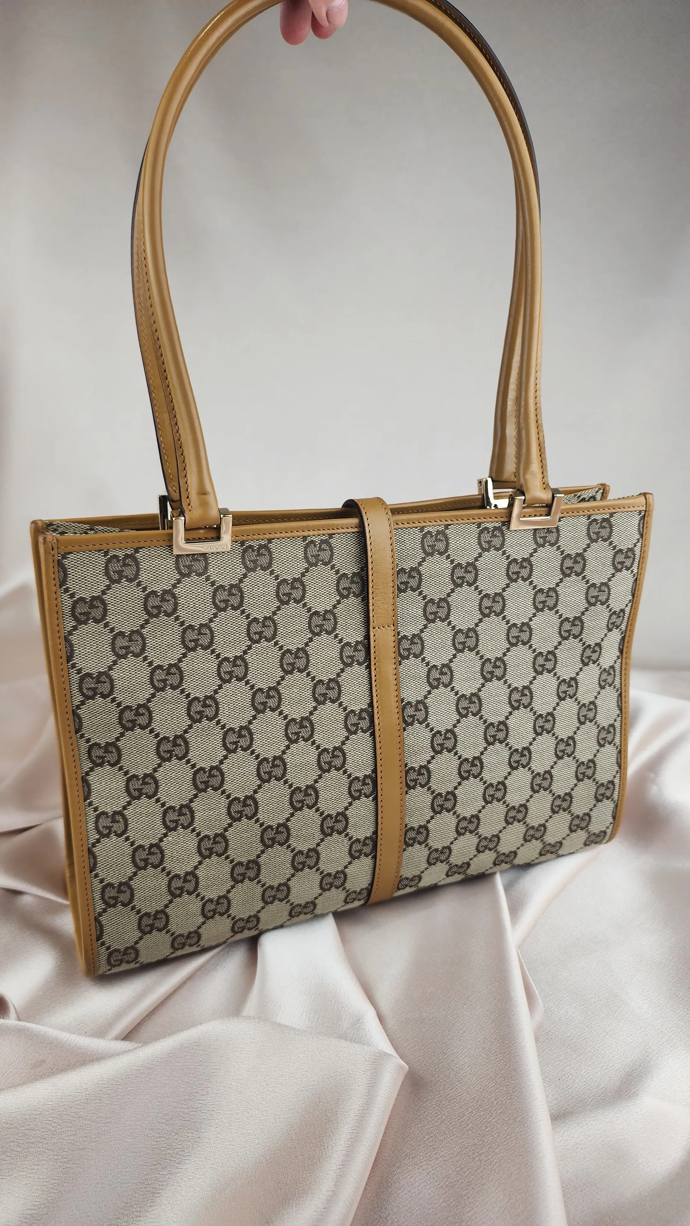 Gucci Jackie GG Canvas Hand Bag - 1018