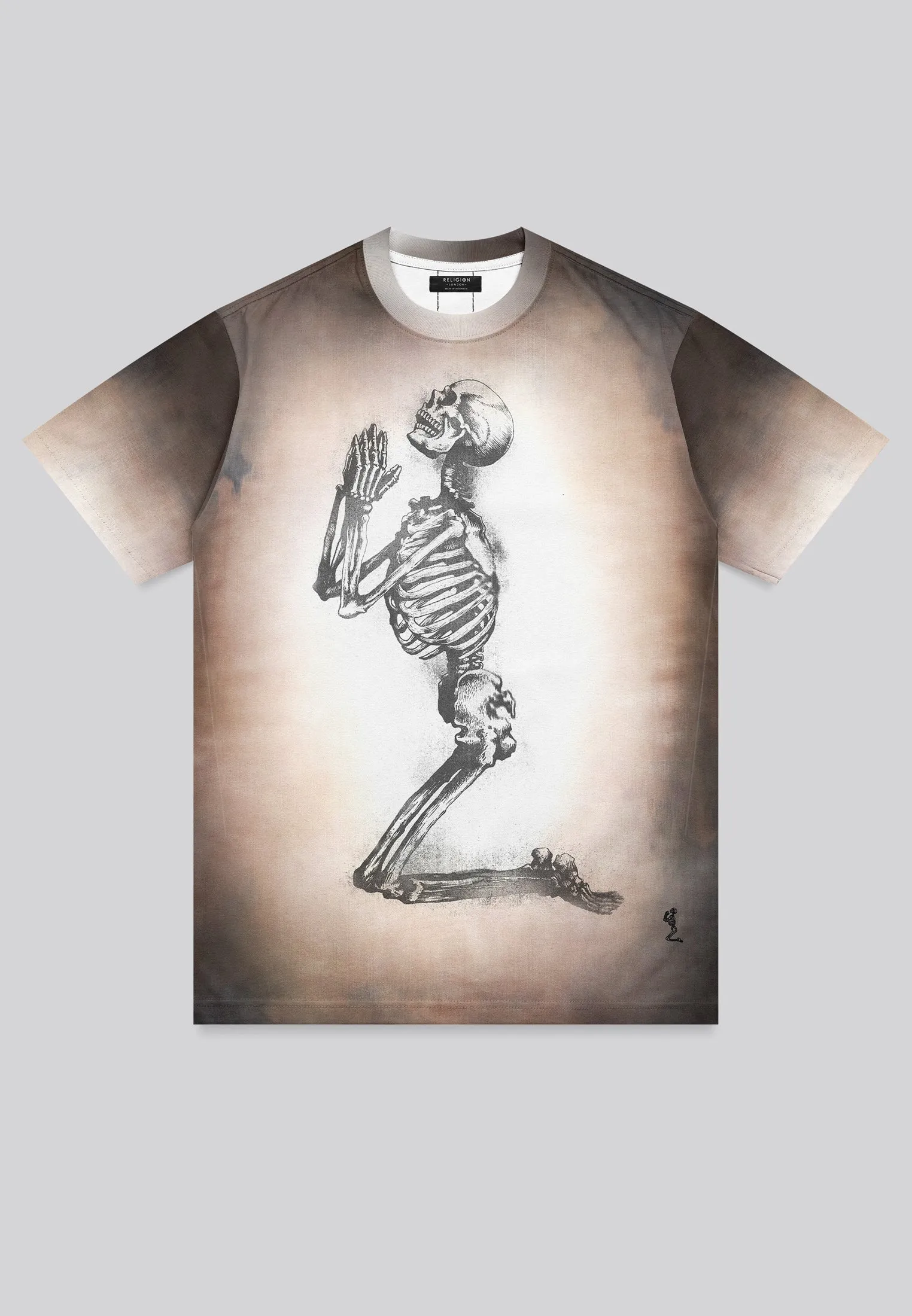 PRAYING SKELETON T-SHIRT CARDINAL